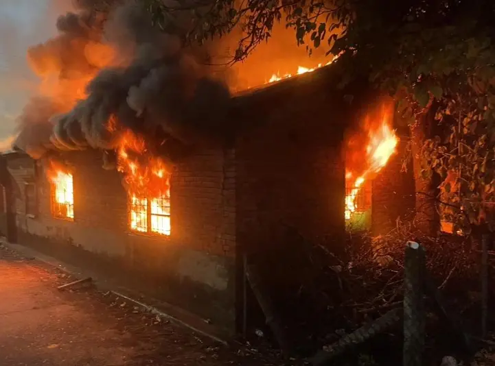台南清晨連燒兩處！鹽水民宅起火老翁驚醒逃生　後壁蘭花園區火警