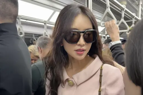 野生林志玲香港擠地鐵！竟無乘客認出來　粉絲看呆：哪像51歲的人