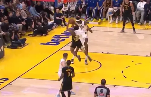 影／施羅德出「無影腳」！踹飛勇士克萊爾　格林霸氣挺身保護小弟