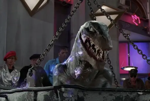 ▲《超級瑪俐》的風格較為成人取向，連裡面的恐龍外型都較為嚇人，不像電玩裡面還有可愛的感覺。（圖／摘自IMDb）