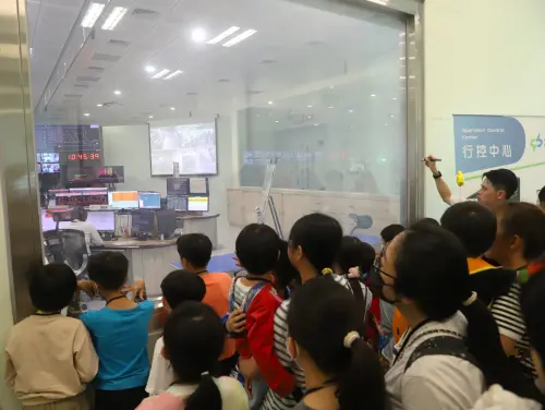 直擊捷運大腦　中捷慶兒童節　親子探索機廠奧秘