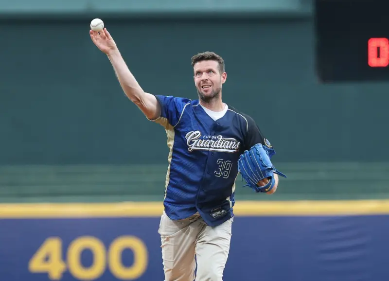 老隊友林哲瑄本週引退！羅力喊話千萬「不要哭」：他值得這份榮耀