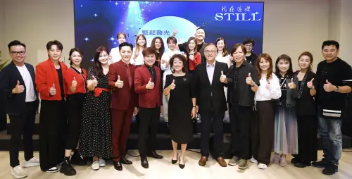 ▲藝起發光與蒙福教會交流。（圖／藝起發光Ｘ蒙福教會提供）