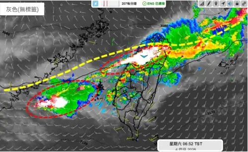 ▲天氣職人吳聖宇表示，鋒面來到北台灣上空，目前竹苗一帶對流胞發展非常旺盛，而且移動緩慢，稍早苗栗已經出現時雨量破百毫米的紀錄。（圖/天氣職人吳聖宇臉書）