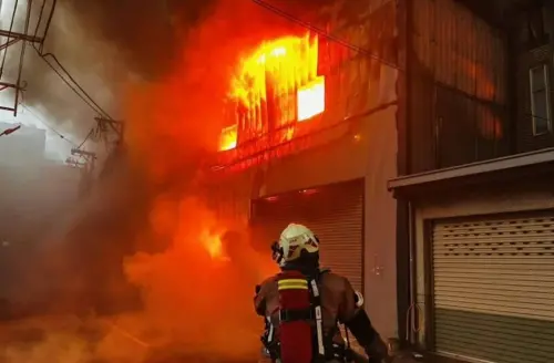 畫面曝光！新竹鐵皮屋驚傳火警　燃燒面積達1000平方公尺