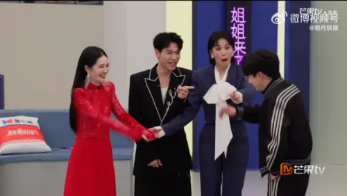 ▲曾沛慈（右二）參戰《浪姐7》，聽到主持人唱〈夠愛〉時，瞪大雙眼喊：「罰錢！」。（圖／芒果TV）