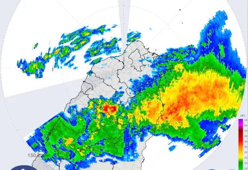 天氣／雷雨胞撞進台灣！暴雨警戒、雨要下到何時：中南部雨下最猛