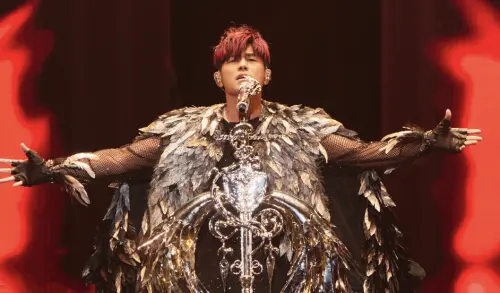 ▲周杰倫（如圖）如今是紅透半邊天的華語音樂天王。（圖／杰威爾音樂提供）