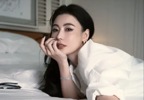 張柏芝二兒子Quintus超帥氣！外表像她翻版　背媽上街互動超吸睛