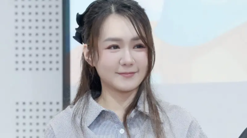 李又汝挺5月肚搭飛機出事！骨頭錯位痛炸裂　羊膜穿刺小孩突轉性