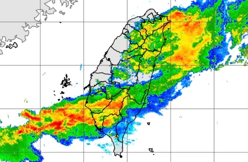 最強春雨巔峰過了！最大功臣「削弱鋒面結構」　台南以北仍要注意