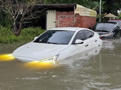 苗栗台中慘淹水！汽車泡泥水還有救嗎？達人揭「這高度」不用報廢