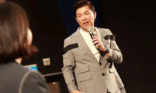 曾國城演講被當面問「為何要在古蹟抽菸？」尷尬解釋了：我很冤枉