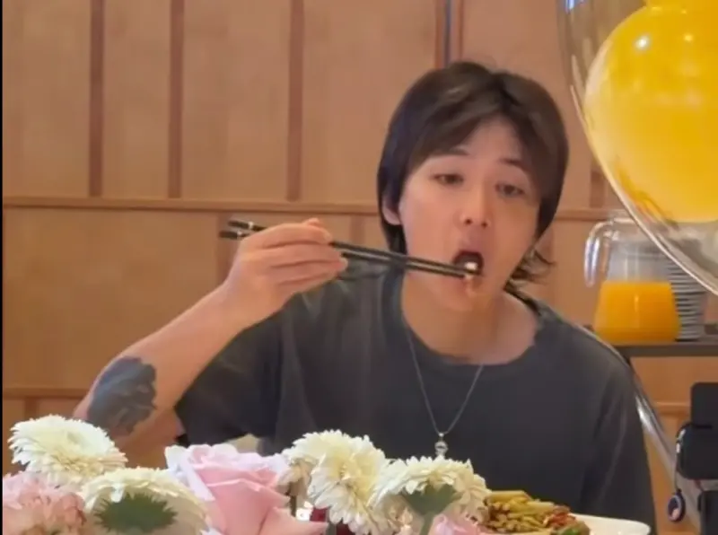 李洪基高雄突襲粉絲辦桌!一開席就到場 還入座和232人一同用餐