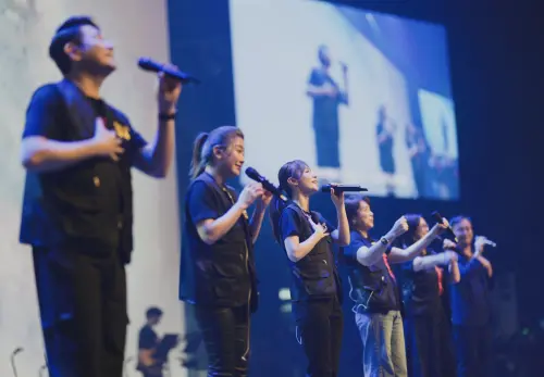 ▲全場跟著唱福音，溫馨動人。（圖／藝起發光Ｘ蒙福教會提供）
