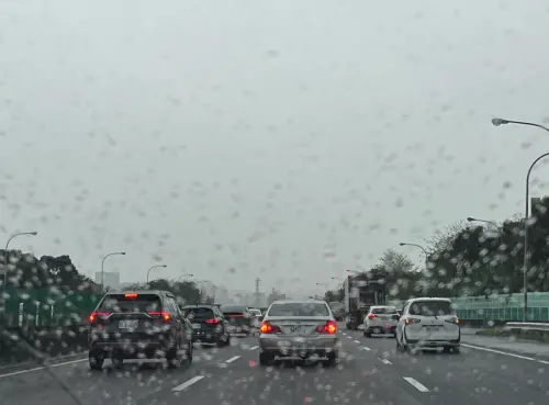 清明連假收假日！國1、國5部分路段壅塞　交通量仍在預期範圍內