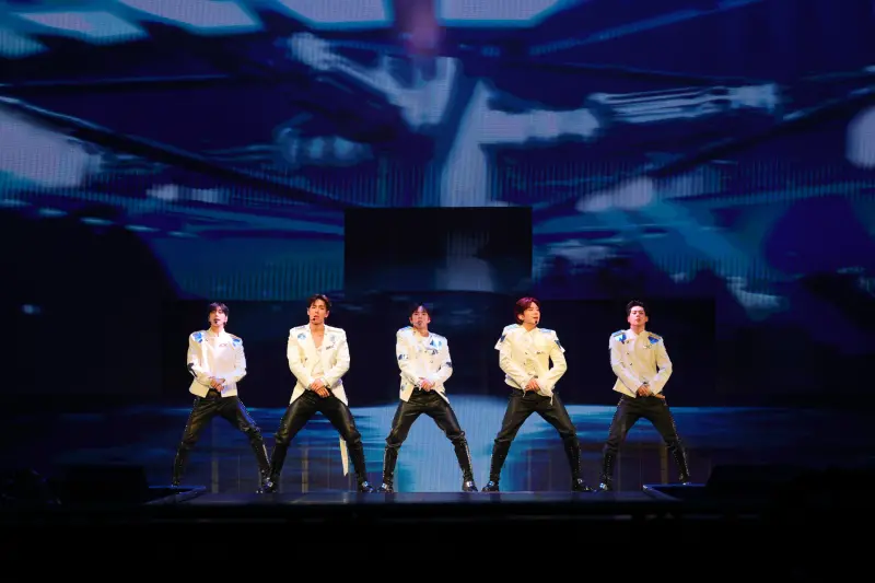 MONSTA X睽違8年台北開唱　亨元撂台語喊「老婆你很水」全場暈爆