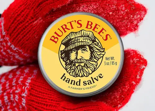 ▲小蜜蜂爺爺以招牌黃色、大鬍子創辦人柏特．夏維茲（Burt Shavitz）形象聞名。（圖／小蜜蜂爺爺臉書）