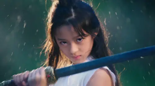 ▲2017年播出的現象級陸劇《楚喬傳》中，黃楊鈿甜飾演幼年版楚喬。（圖／翻攝自台灣大哥大MyVideo）