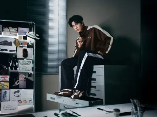 ▲張凌赫為PUMA拍攝的形象照，穿著最新薄底鞋款。（圖／翻攝自PUMA FB）