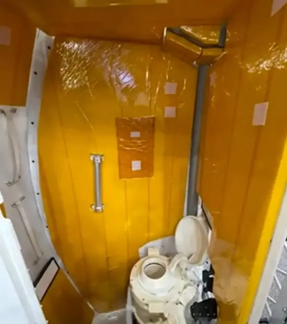 ▲加拿大太空人先前曾展示獵戶座太空艙廁所。示意圖。(圖/Canadian Space Agency Youtube)