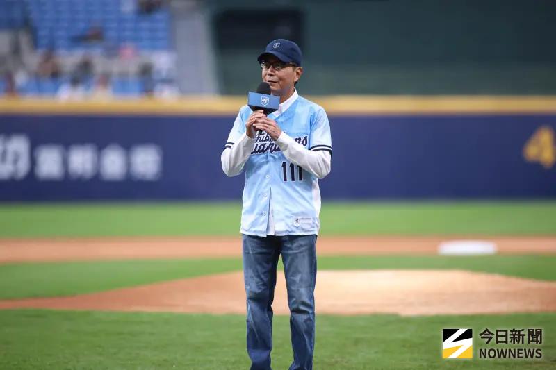 富邦大董今年首次到場督軍！蔡明忠：感謝悍將家人10年來不離不棄