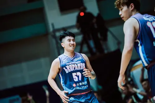 ▲總教練羅德爾(Henrik Rödl)把曹薰襄放上場，果然有效帶動球隊攻勢，一口氣逆轉比數。（圖／雲豹球團提供）