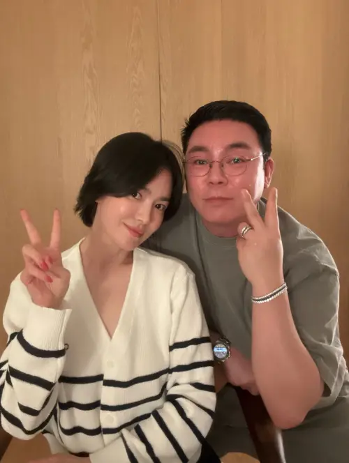 ▲▼宋慧喬（左）幫造型師Raymond Chae下廚，慶祝好友生日。（圖／raymondchae IG@raymondchae）