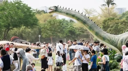 ▲「恐龍酷樂園」透過結合展演、互動與教育元素，打造寓教於樂的兒童節活動，吸引民眾熱情參與。（圖／高市府教育局提供）