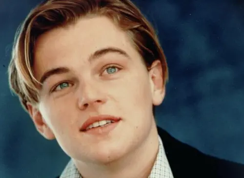 ▲李奧納多狄卡皮歐年輕時期的顏值風靡全球少女，但他年過半百後不再是奶油小生，而且近年來女友年紀都差不多自己的一半，讓網友覺得很糟糕。（圖／摘自IMDb）