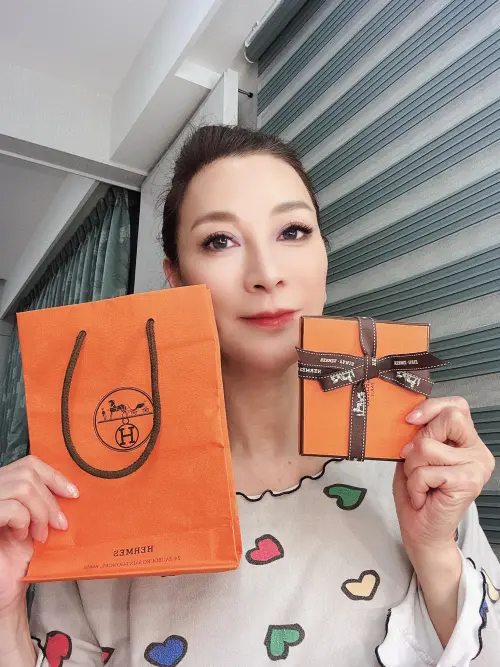 ▲楊繡惠買房當投資，坐擁上億元身家，受封演藝圈「隱形富婆」。（圖／楊繡惠臉書）