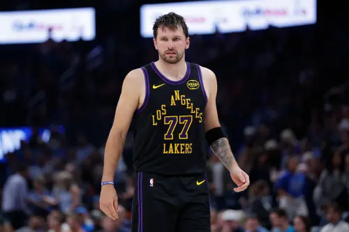 唐西奇遠赴歐洲求醫不單純？醫學專家解析　對湖人隊醫投不信任票