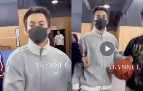 ▲王鶴棣爆氣打掉跟拍他的私生飯手機，一旁保鑣緊急攔下他。（圖／微博@秋色鋪滿湖光）