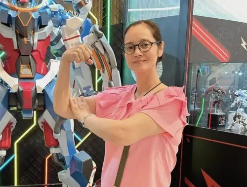 「最美艷星」鄭艷麗住院！媽去世一個月撐不住　哀嘆放假醫生難找