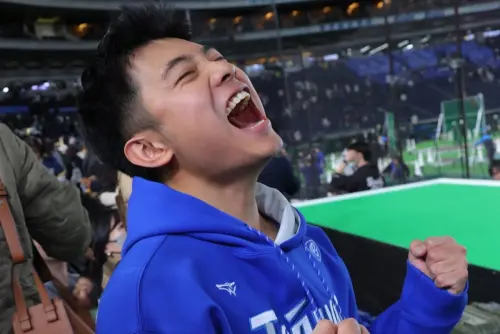 影／李珠珢跳三振舞「球迷卻全看他」！悍將團長暴紅　表情超有戲