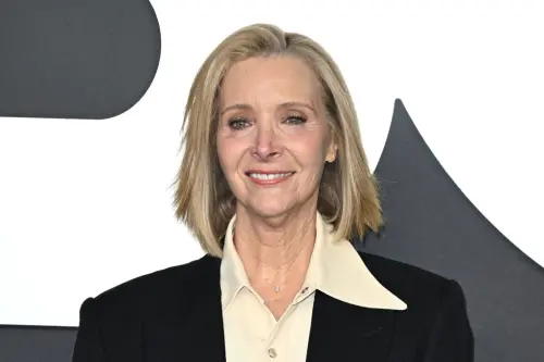 ▲《六人行》女主角之一麗莎庫卓透露之後重看該劇，想到自己都會是哪裡沒做好，或是哪邊可以演得更好。（圖／美聯社／達志影像）