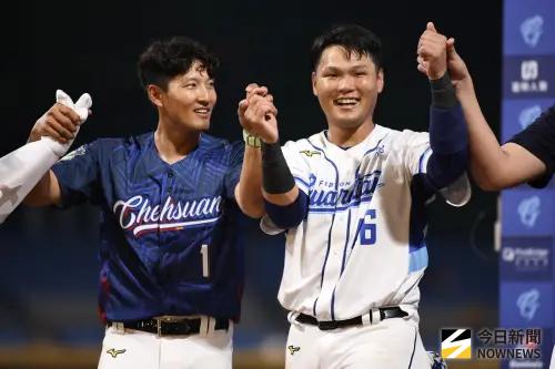 范國宸開轟慶祝林哲瑄引退！賽後落下男兒淚：賽前跟他說會拿MVP