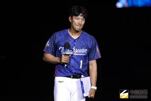 ▲富邦悍將林哲瑄在引退儀式，他會後透露，差點哭出來，但最後整理情緒撐過去。（圖／記者朱永強攝,2026.4.6）