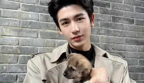 《逐玉》張凌赫出道前是補習班老師！學生曬舊照揭他超親民暖舉