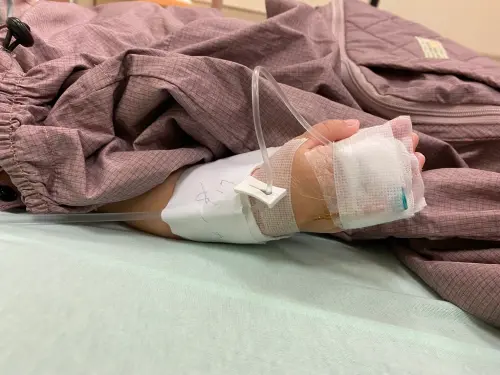 ▲10個月女嬰疑似因食用副食品蒸蛋感染沙門氏菌，短短兩天內病情急轉直下。（圖／民眾提供）