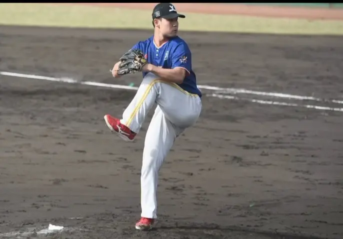 藍鳥神秘東方火球男！金城朋彌飆156公里火球　獨盟棄將拚大聯盟