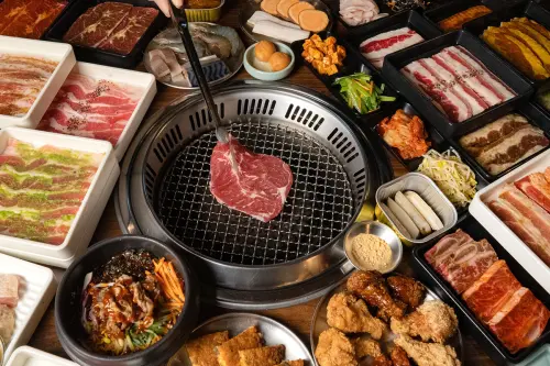 ▲姜滿堂高雄夢時代店兩周年慶，4月9日起吃到飽優惠。（圖／豆府餐飲集團提供）