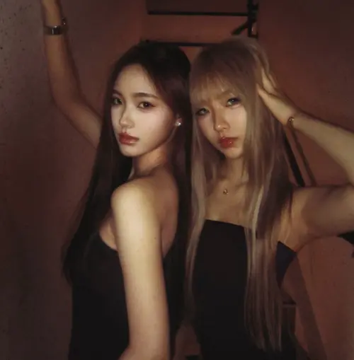 ▲小S的大女兒許曦文（右）和二女兒許韶恩（左）年紀較大。（圖／許曦文IG@polarbearelly）