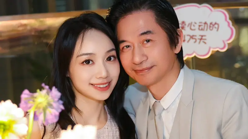 黃舒駿小24歲老婆太正了！夫妻同框慶祝水晶婚　他告白大放閃光彈