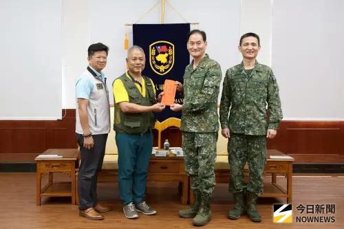 ▲聖陽營造總經理柳慶福慰訪陸軍第8軍團指揮部。（圖／記者莊全成攝，2026.04.07）