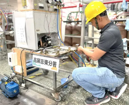 職訓技能穩定就業！勞動部高屏澎東分署辦職訓課程助學員獲證照