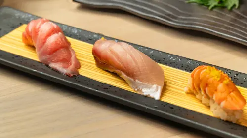 ▲出身京都的西村料理長，在料理中延續了關西和食精神。本次推出全新春季 Omakase，以精緻握壽司為核心。（圖／高雄日航酒店提供）