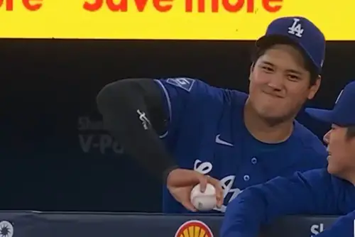 影／大谷翔平又調皮了！「神模仿」羅哈斯登板投球　逗樂山本由伸