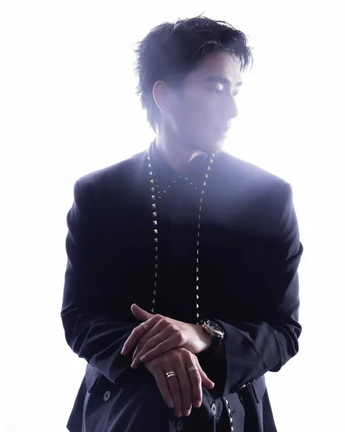 ▲▼父親不時會給曾敬驊工作上的建議，也會關注愛子的所有作品。（圖／曾敬驊臉書）