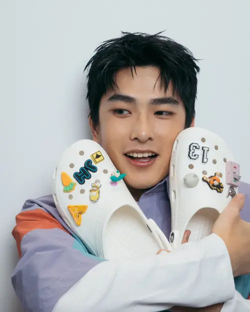 ▲▼父親不時會給曾敬驊工作上的建議，也會關注愛子的所有作品。（圖／曾敬驊臉書）